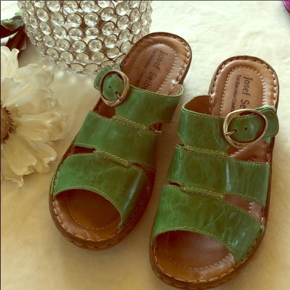 Josef Seibel green wedge sandal!!!